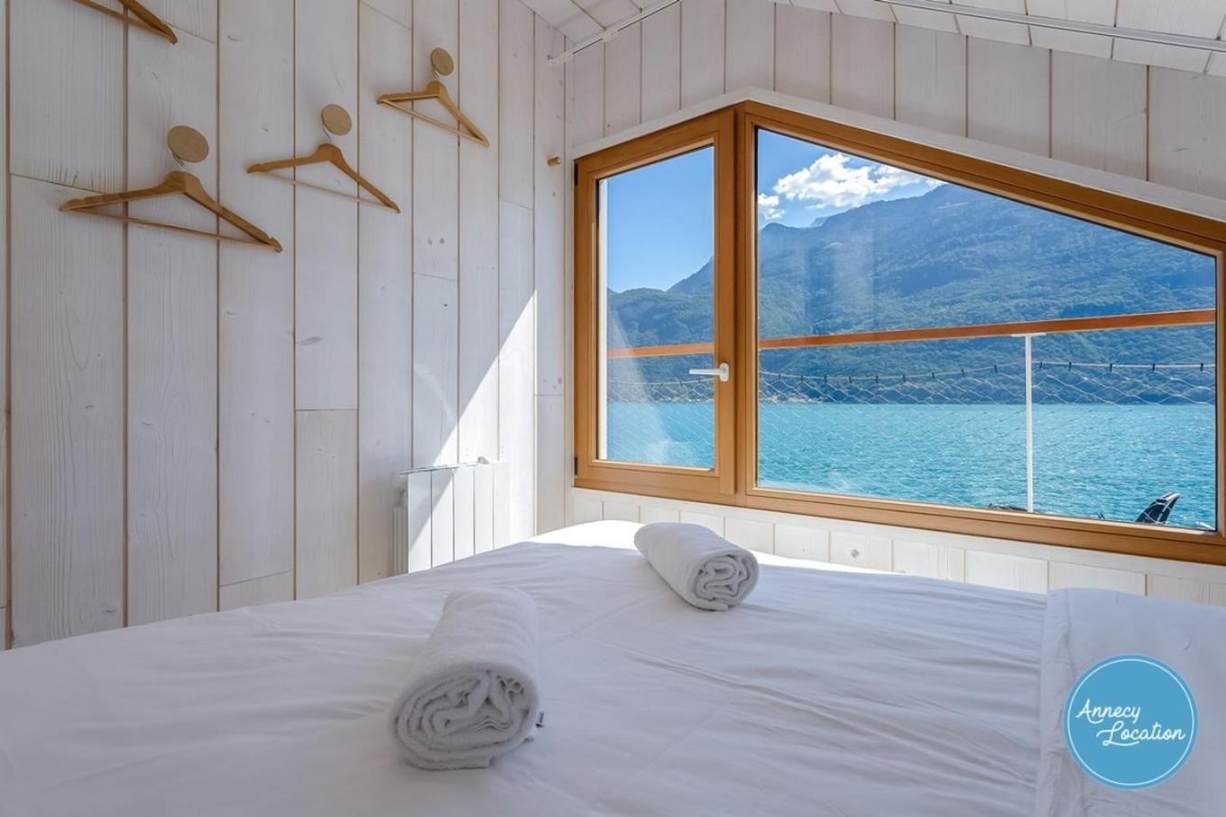 Chalet Coquillage Waterfront Escape On Lake Дусар Екстериор снимка